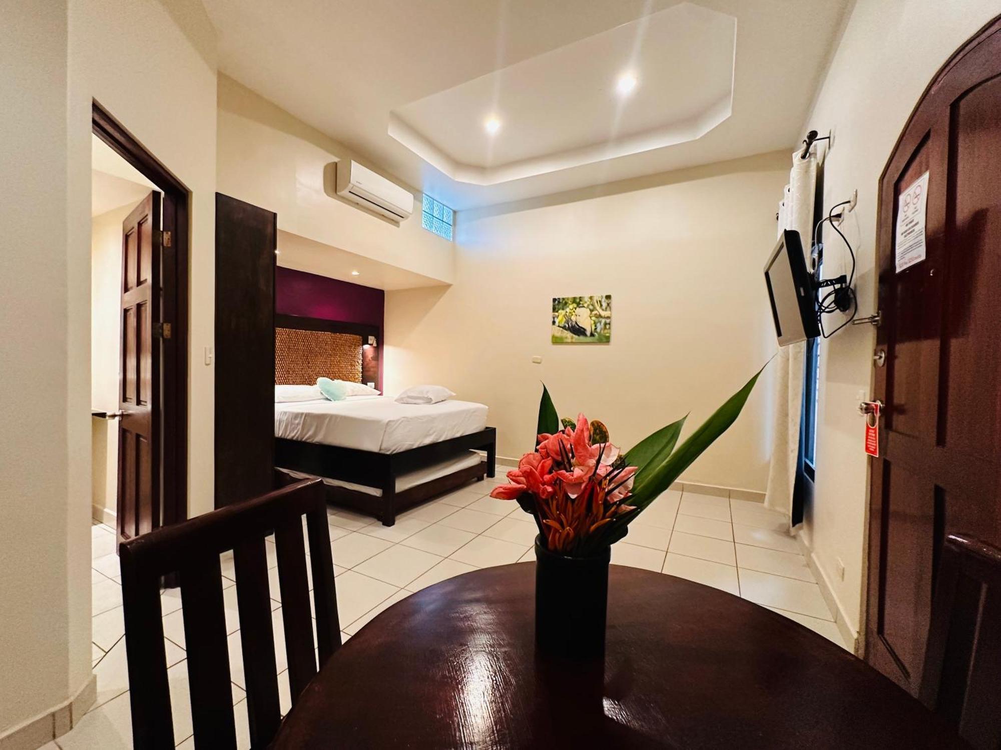 Las Brisas Resort And Villas ฆาโก ภายนอก รูปภาพ