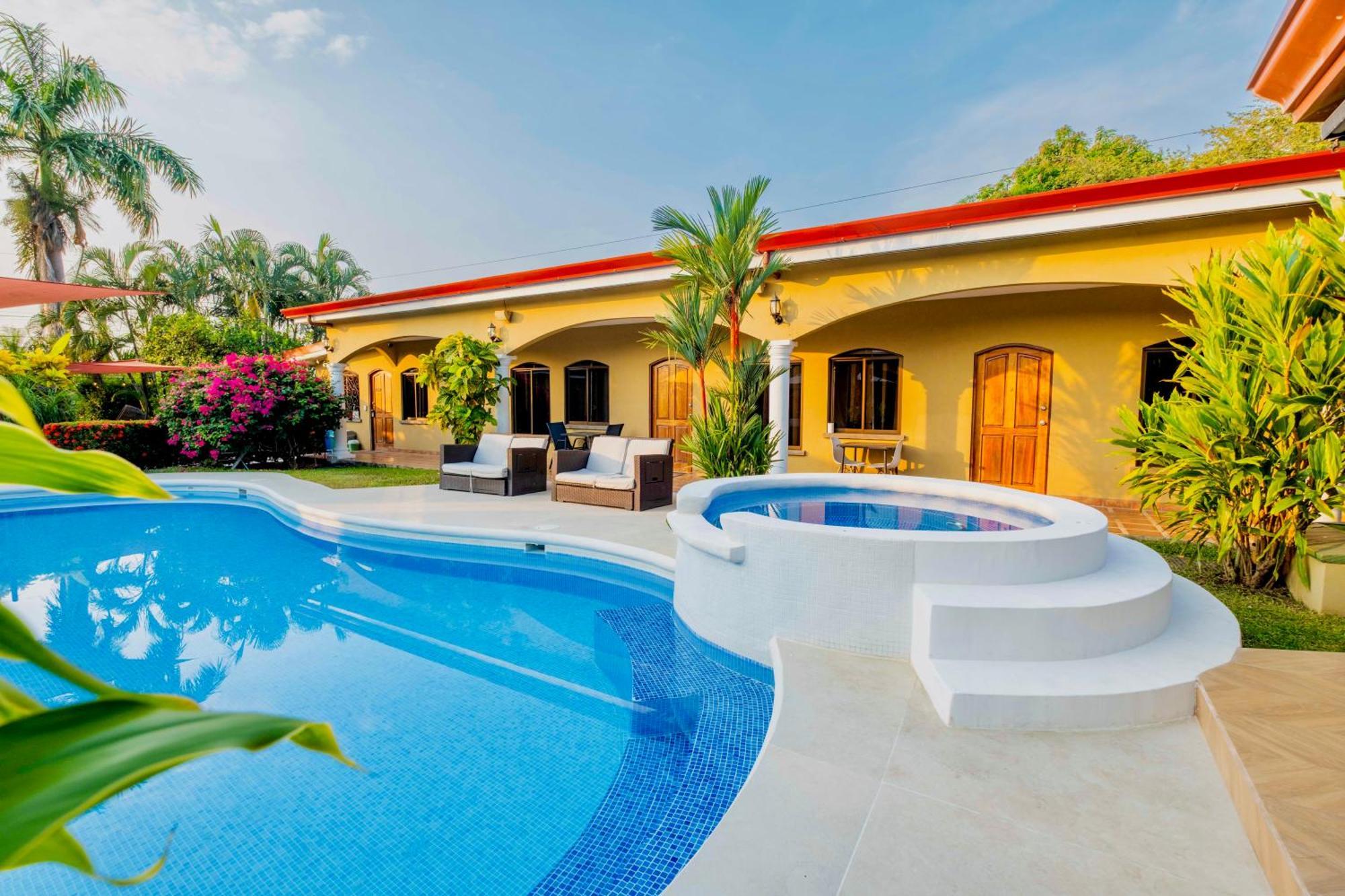 Las Brisas Resort And Villas ฆาโก ภายนอก รูปภาพ